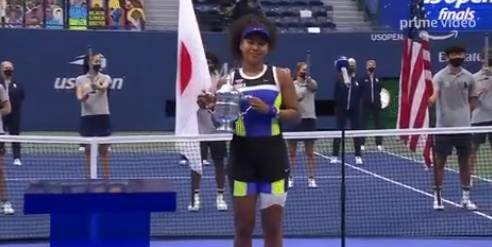 在足球与汽 在足球与汽